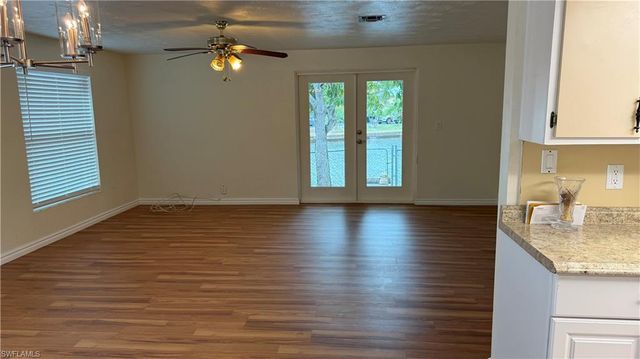 579 13th ST N, Naples, FL 34102