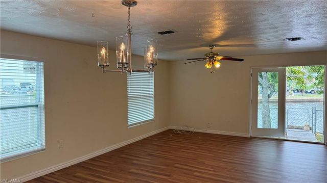 579 13th ST N, Naples, FL 34102