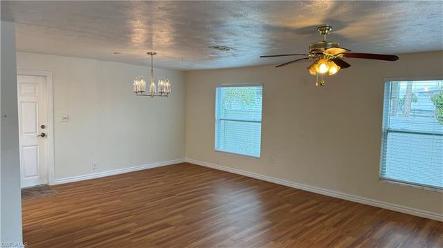 579 13th ST N, Naples, FL 34102