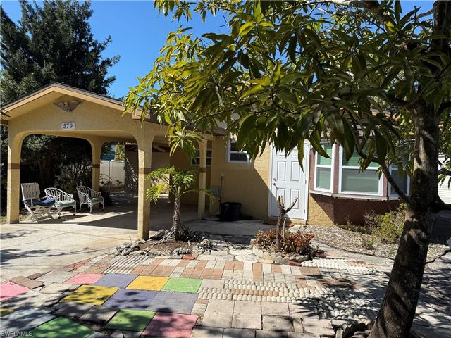 579 13th ST N, Naples, FL 34102