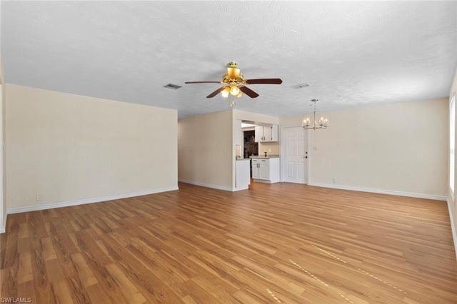 579 13th ST N, Naples, FL 34102