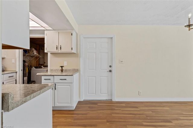 579 13th ST N, Naples, FL 34102