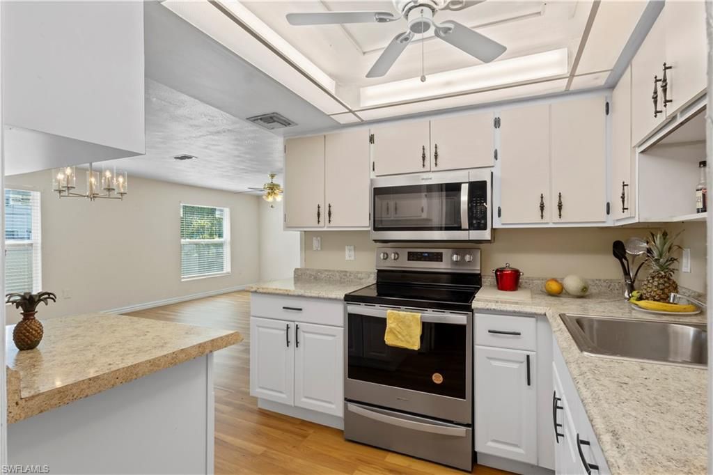 579 13th ST N, NAPLES, FL 34102 — photo 3