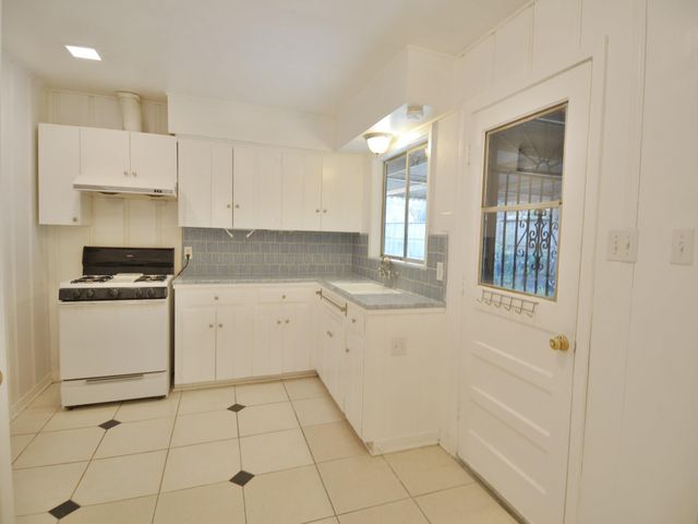 7515 Schiller Street, Houston, TX 77055