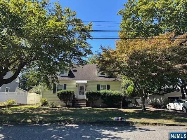 31 Oak Street, Oakland, NJ 07436