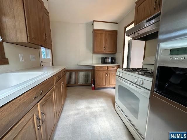 31 Oak Street, Oakland, NJ 07436
