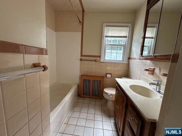 31 Oak Street, Oakland, NJ 07436