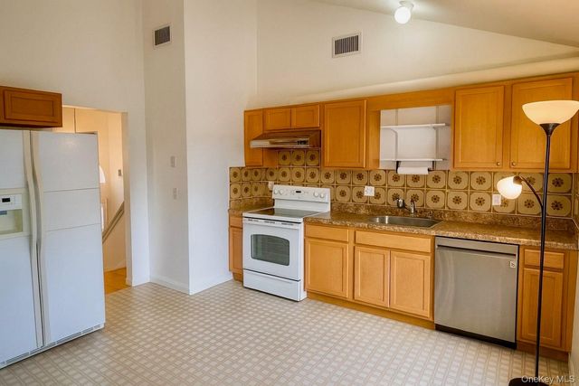 18 Penny Lane, Otisville, NY 10963