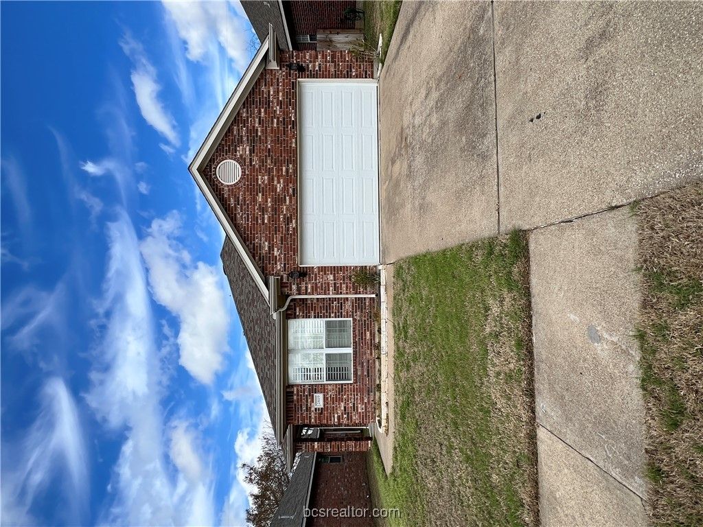 2619 Trophy Drive, Bryan, TX 77802