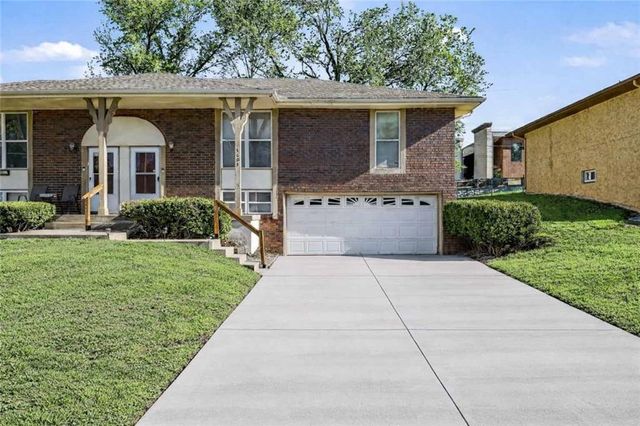 1601-1603 SW Sunset Street, Blue Springs, MO 64015