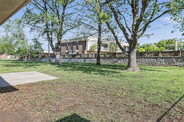 1601-1603 SW Sunset Street, Blue Springs, MO 64015