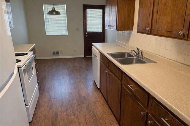 1601-1603 SW Sunset Street, Blue Springs, MO 64015