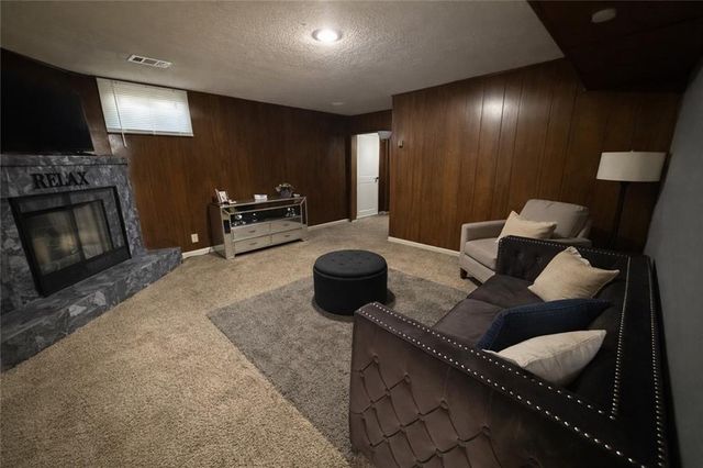 1601-1603 SW Sunset Street, Blue Springs, MO 64015