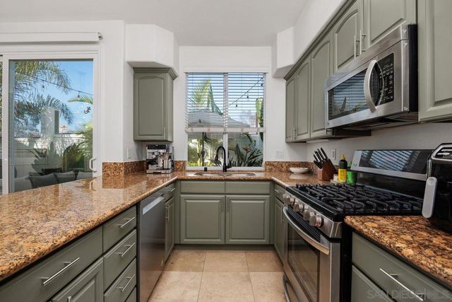 382 Carmel Creeper Place, Encinitas, CA 92024