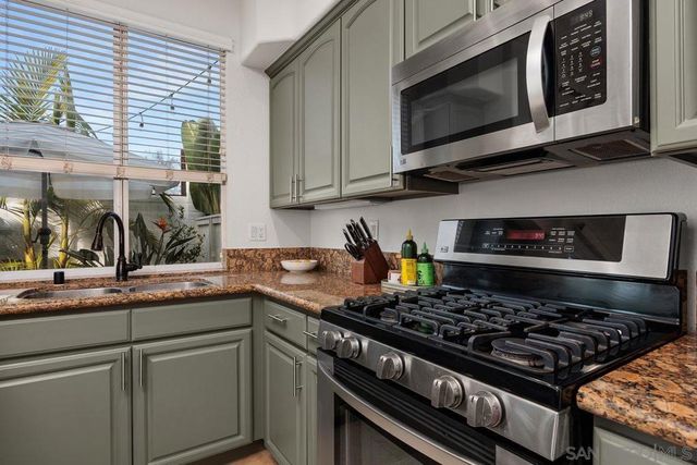 382 Carmel Creeper Place, Encinitas, CA 92024