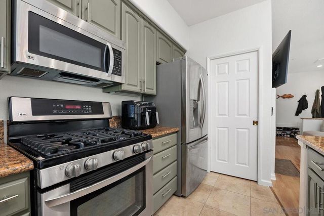 382 Carmel Creeper Place, Encinitas, CA 92024
