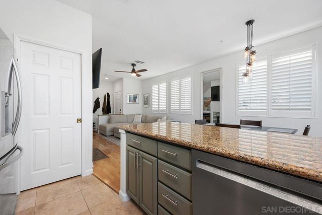 382 Carmel Creeper Place, Encinitas, CA 92024