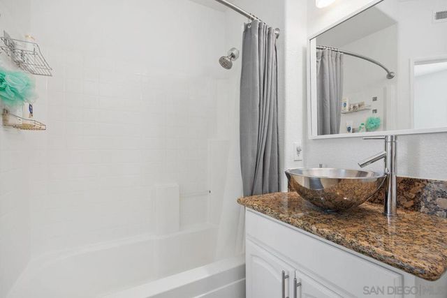 382 Carmel Creeper Place, Encinitas, CA 92024