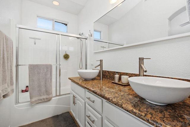 382 Carmel Creeper Place, Encinitas, CA 92024