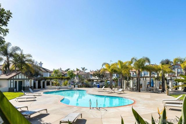 382 Carmel Creeper Place, Encinitas, CA 92024