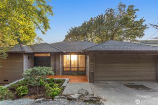 5225 SW Jacobsen Road, Seattle, WA 98116