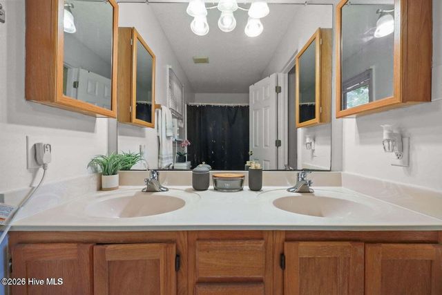 120 Winthrope Way, Jacksonville, NC 28546