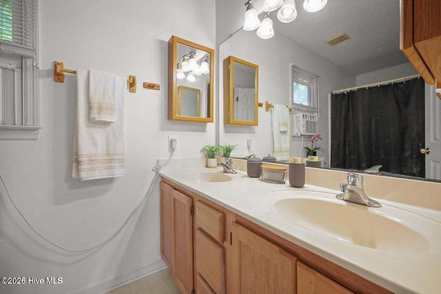 120 Winthrope Way, Jacksonville, NC 28546