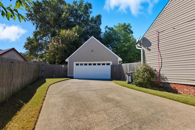 14 White Oak Circle, Searcy, AR 72143