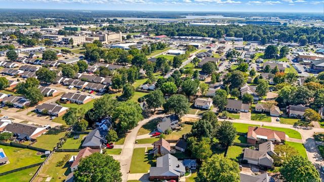 14 White Oak Circle, Searcy, AR 72143