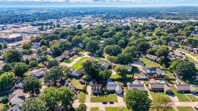 14 White Oak Circle, Searcy, AR 72143