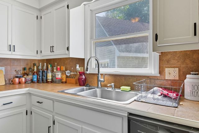 14 White Oak Circle, Searcy, AR 72143