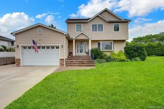 34 Admiral Road, Massapequa, NY 11758