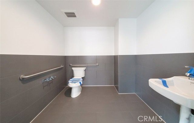 7744 Westminster, Westminster, CA 92683