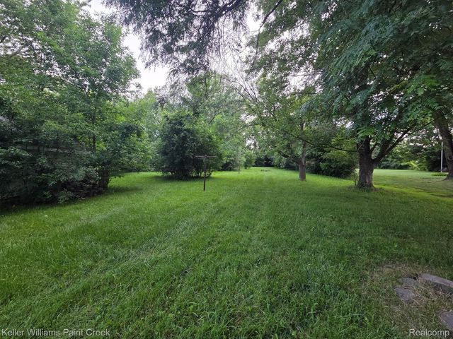 2051 Orpington Drive, Troy, MI 48083