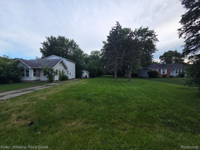 2051 Orpington Drive, Troy, MI 48083