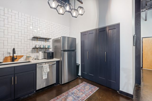 239 Rep John Lewis Way N Apt 305, Nashville, TN 37219