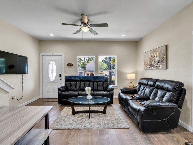 16984 W Juneau, Montgomery, TX 77316