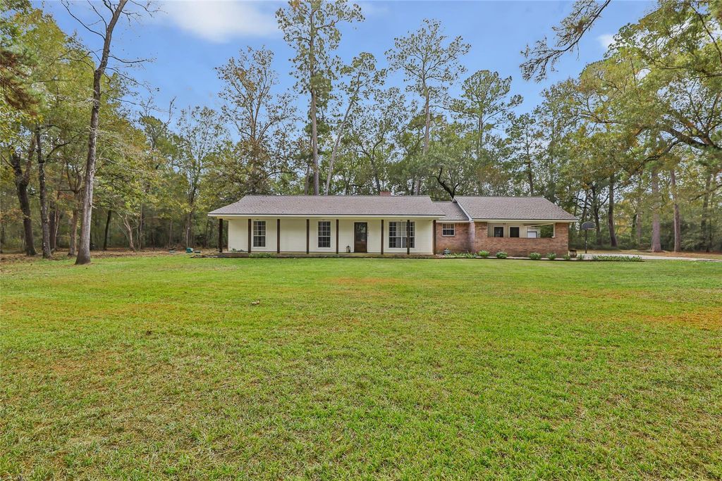 1080 County Road 6512, Dayton, TX 77535