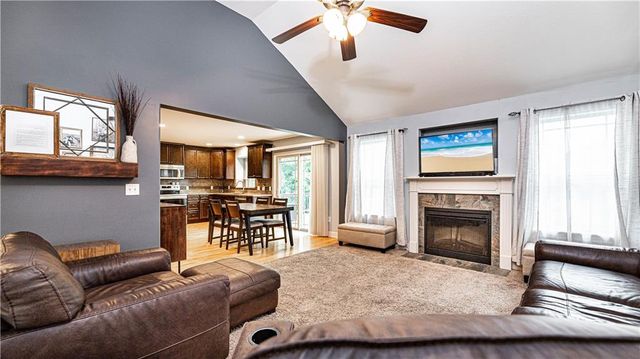 880 N Alder Street, Gardner, KS 66030