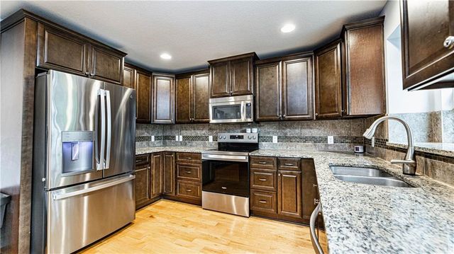 880 N Alder Street, Gardner, KS 66030