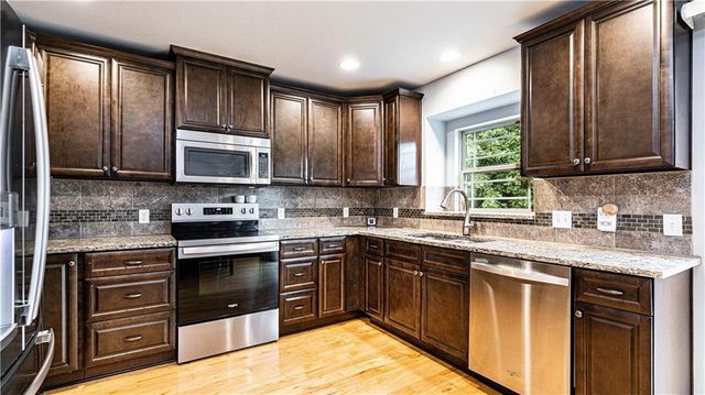 880 N Alder Street, Gardner, KS 66030