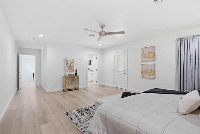 2212 E 12th Place, Tulsa, OK 74104