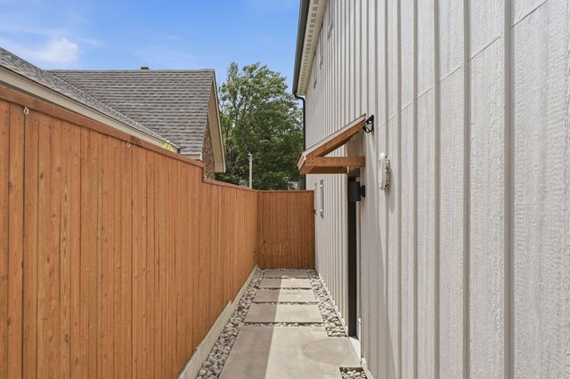 2212 E 12th Place, Tulsa, OK 74104