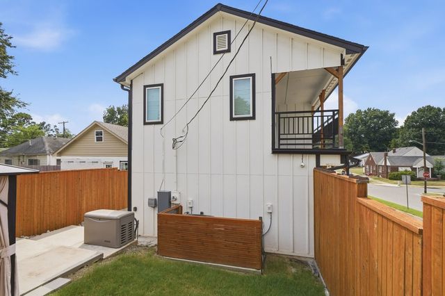 2212 E 12th Place, Tulsa, OK 74104