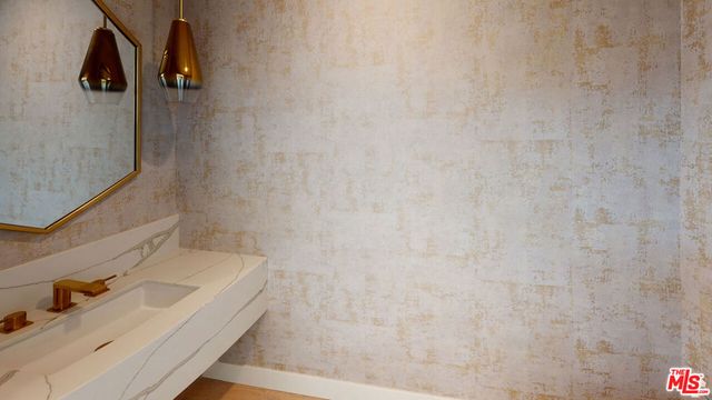 105 S Doheny Drive 304, Los Angeles, CA 90048