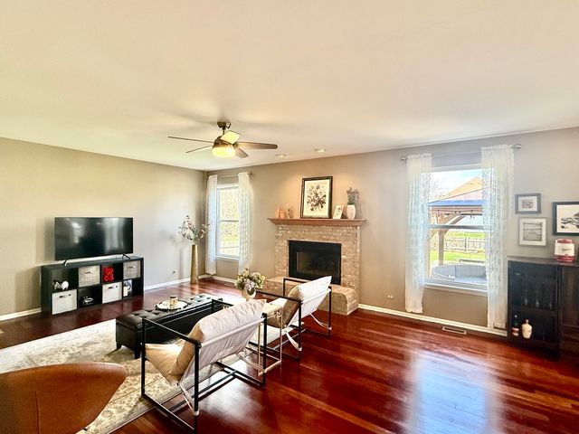 2717 Berman Road, North Aurora, IL 60542