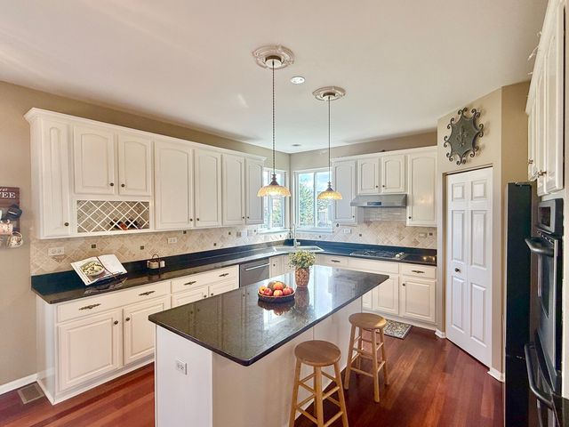 2717 Berman Road, North Aurora, IL 60542