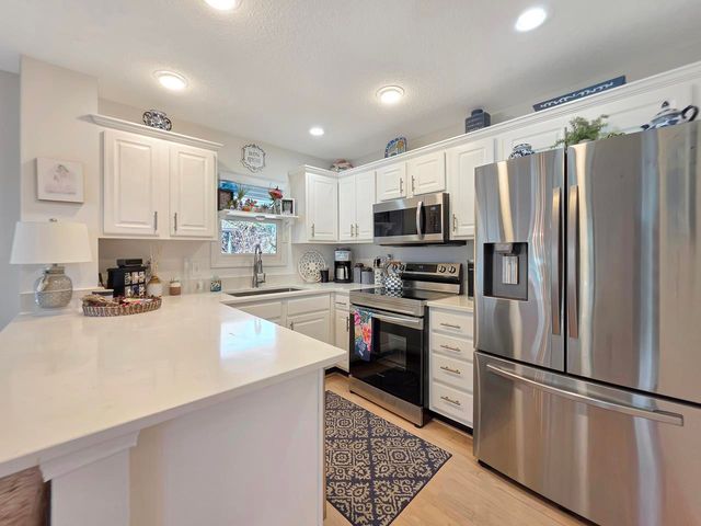 1608 Harbor Dr., North Myrtle Beach, SC 29582