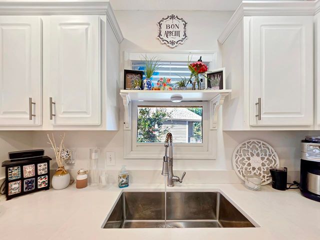 1608 Harbor Dr., North Myrtle Beach, SC 29582