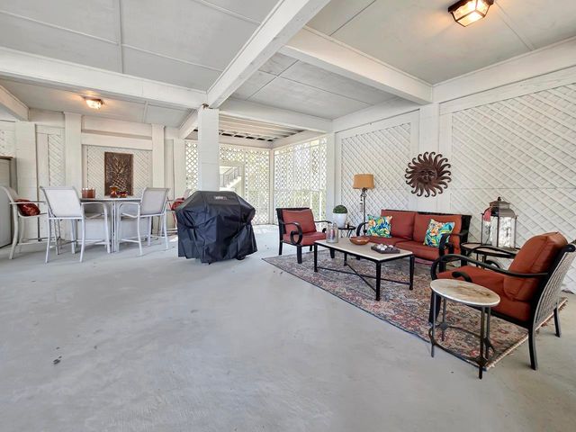 1608 Harbor Dr., North Myrtle Beach, SC 29582